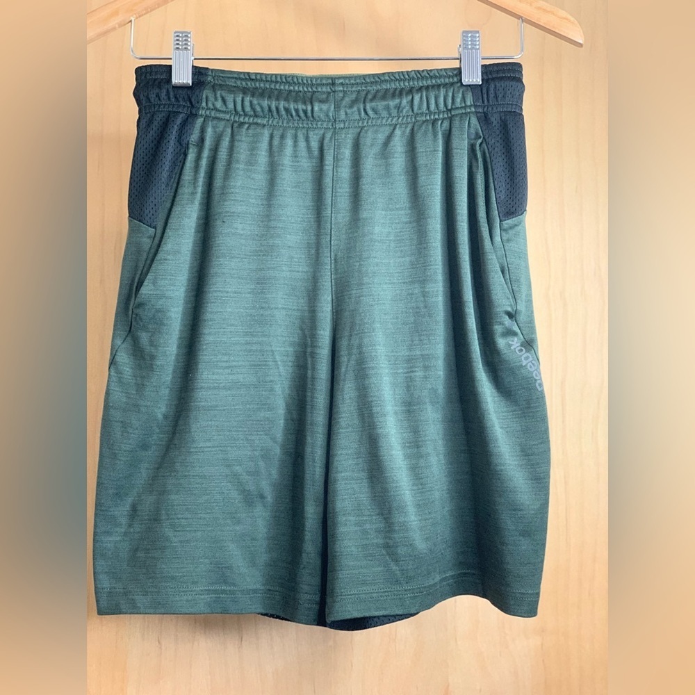 Reebok Green and Black Athletic Shorts Lightweight Performance. Size-Small